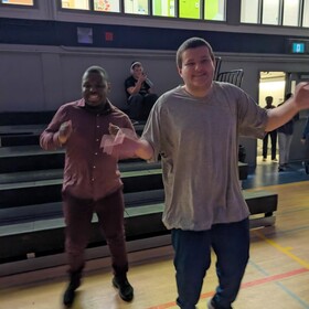 Les élèves de plusieurs classes distinctes, de l’élémentaire au secondaire, sont venus s’amuser à la danse annuelle d’hiver à Garneau